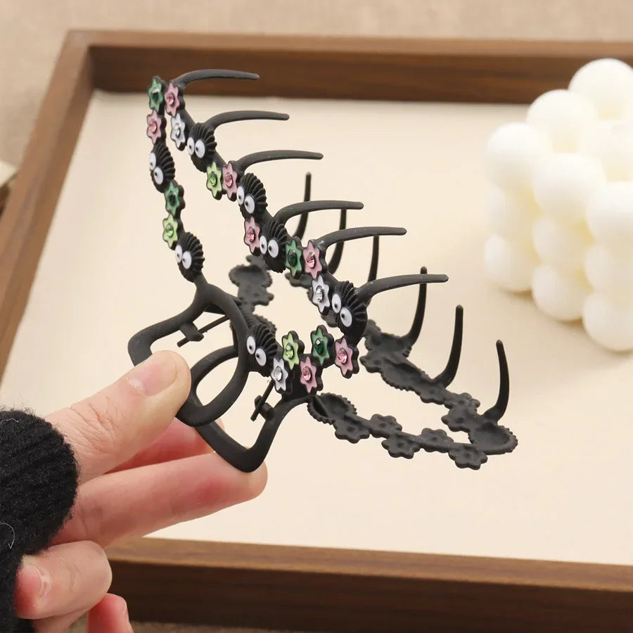YWYHJ Creative Small Cinderblock Hair Claw Cute Black Cartoon Hair Claws Japan Wacky Claw Clip Hair Accessories for Women Girls