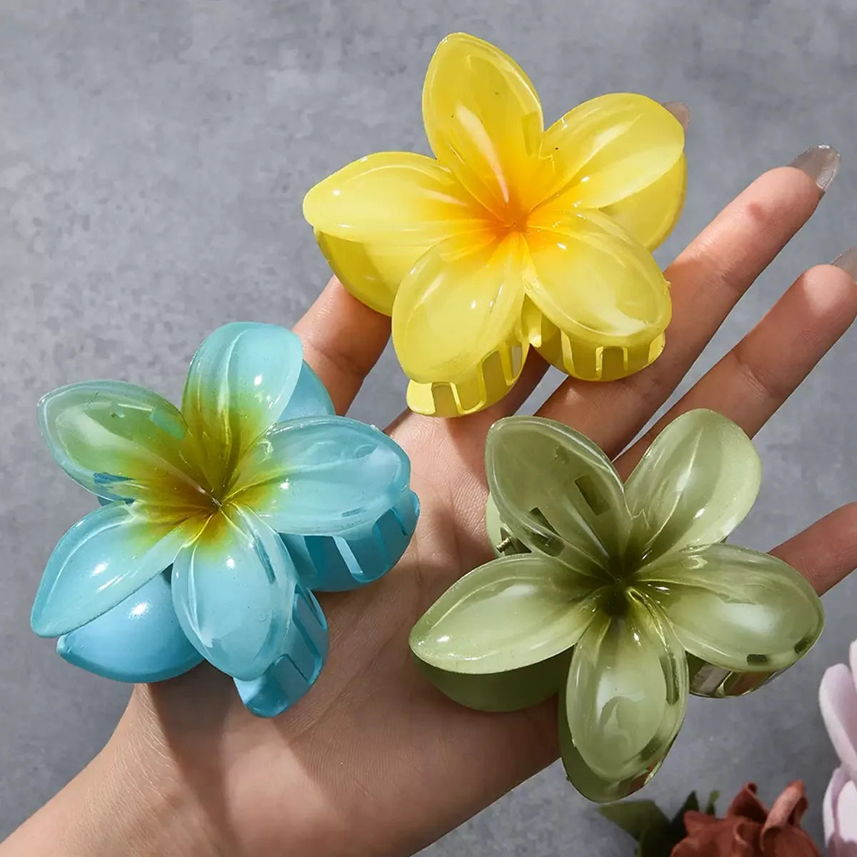18Pcs Egg Flower Hair Clips Gradient Candy Color Flowers Suitable for Daily Use Backcombed Ponytail Shark Clip Hair Accessories