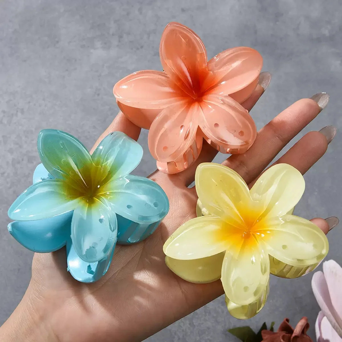 18Pcs Egg Flower Hair Clips Gradient Candy Color Flowers Suitable for Daily Use Backcombed Ponytail Shark Clip Hair Accessories