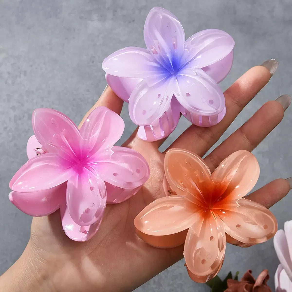 18Pcs Egg Flower Hair Clips Gradient Candy Color Flowers Suitable for Daily Use Backcombed Ponytail Shark Clip Hair Accessories