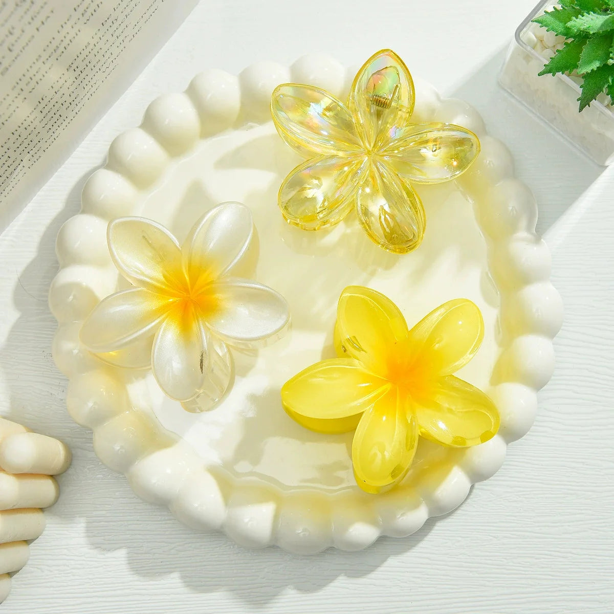 18Pcs Egg Flower Hair Clips Gradient Candy Color Flowers Suitable for Daily Use Backcombed Ponytail Shark Clip Hair Accessories