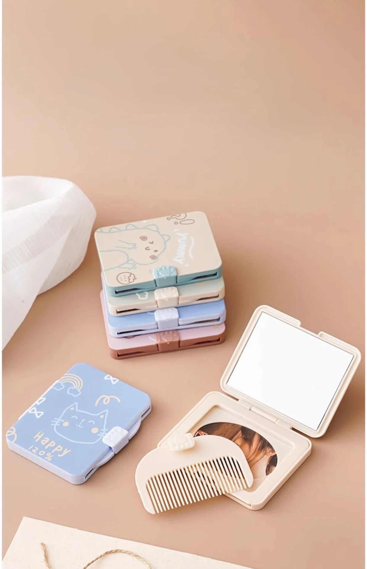 Cute Cartoon Small Comb with Mirror Portable Mini Pocket Comb Outdoor Traveling Hairdressing Comb Personal Hair Styling Tools