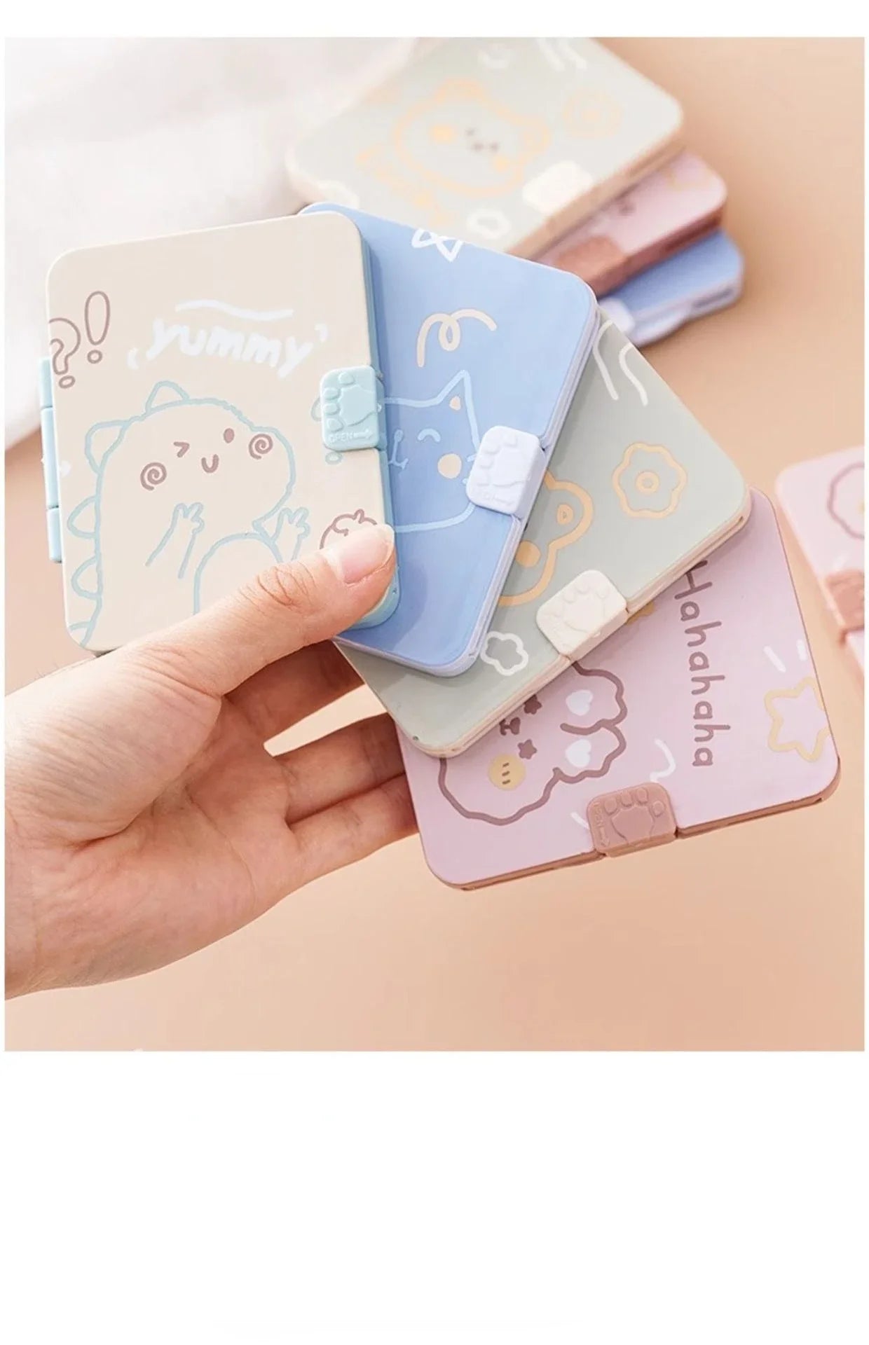 Cute Cartoon Small Comb with Mirror Portable Mini Pocket Comb Outdoor Traveling Hairdressing Comb Personal Hair Styling Tools